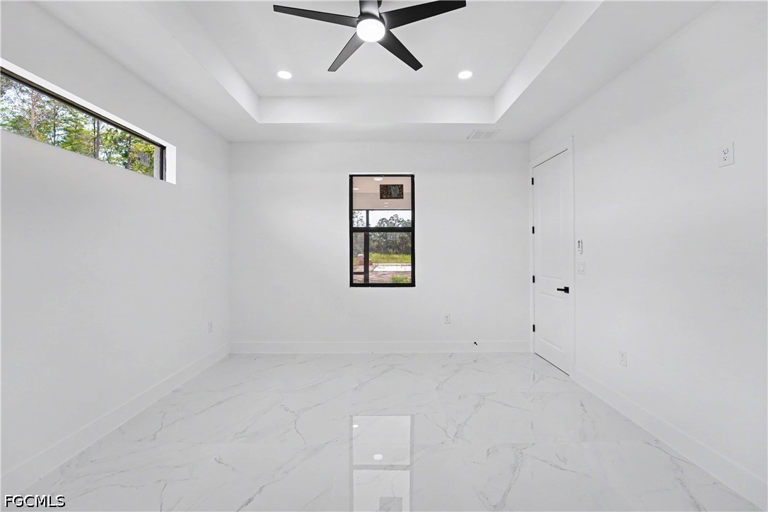 3 Bed SingleFamilyResidence for Sale in 951 Plaza, photo 12