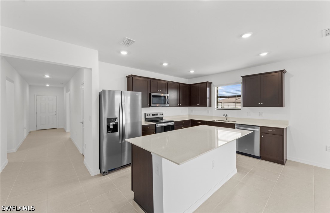 4 Bed SingleFamilyResidence for Sale in Whispering Lakes, photo 12