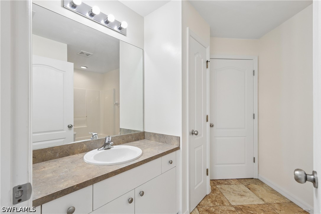 3 Bed SingleFamilyResidence for Sale in Cape Coral, photo 12