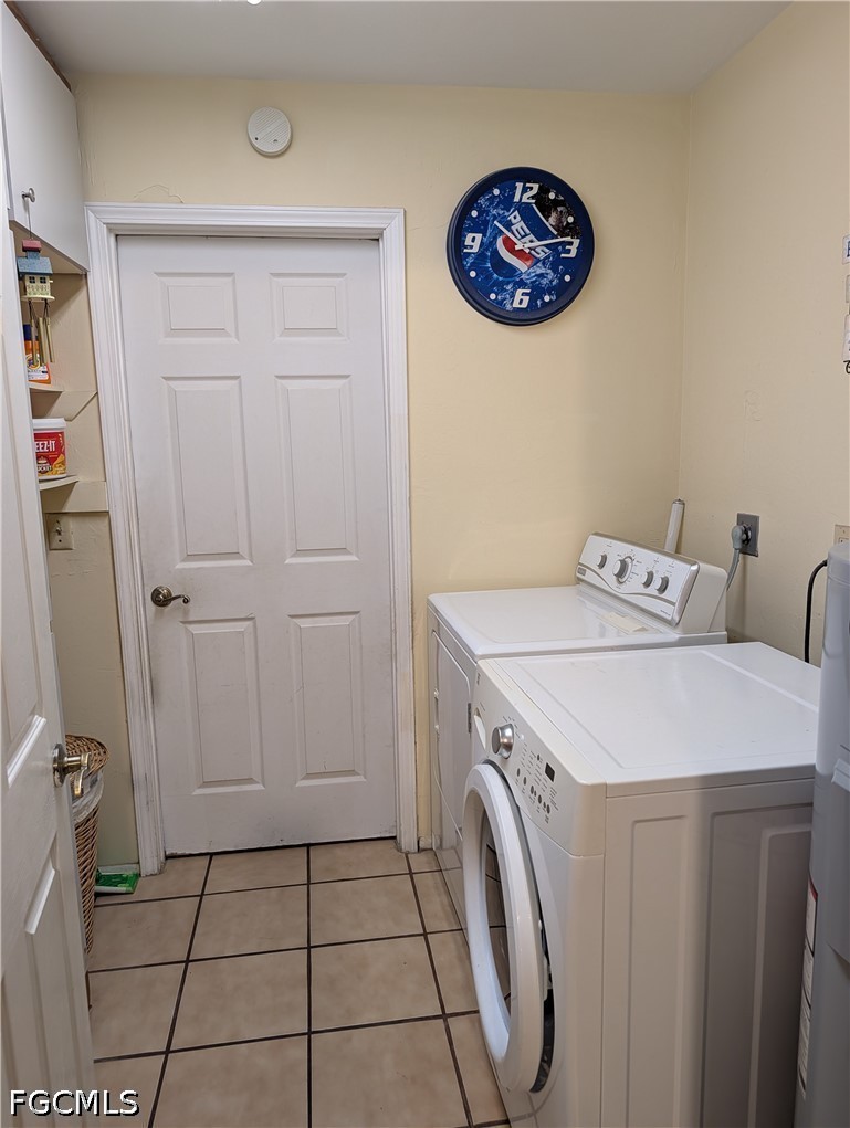2 Bed SingleFamilyResidence for Sale in Cape Coral, photo 12