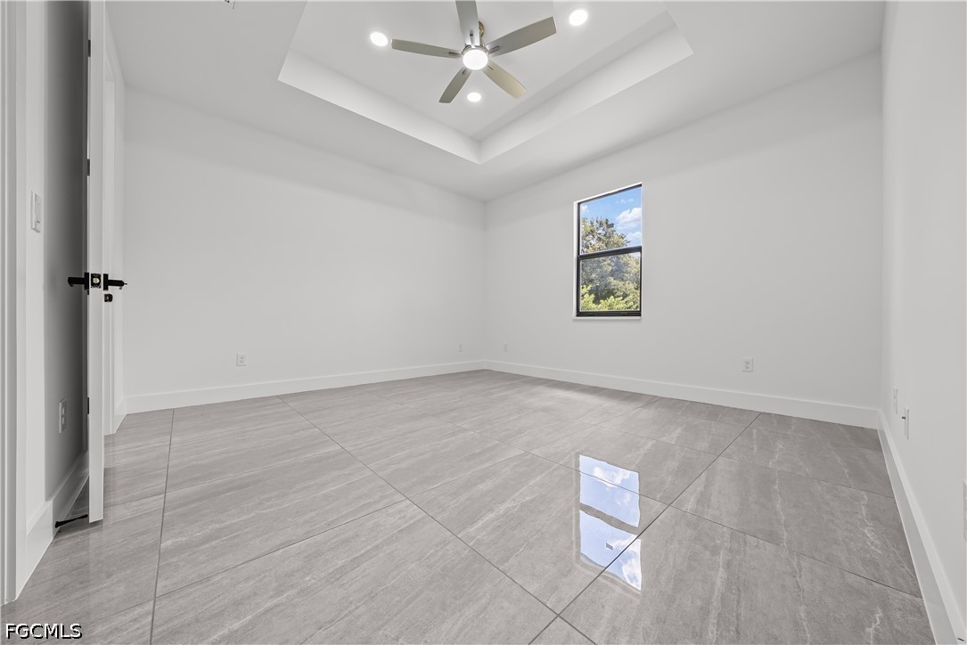 3 Bed SingleFamilyResidence for Sale in Lehigh Acres, photo 12