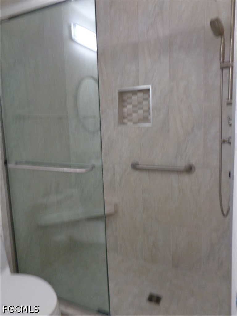 3 Bed SingleFamilyResidence for Sale in Royal Woods, photo 12