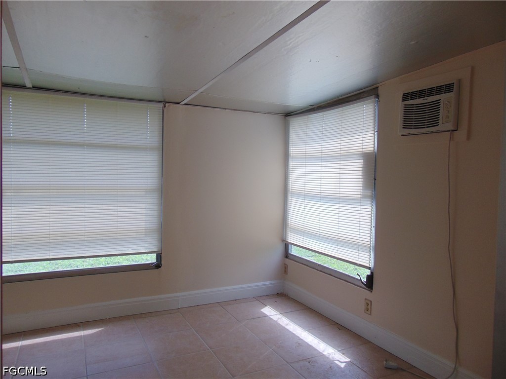 1 Bed SingleFamilyResidence for Sale in Carlton Park, photo 12
