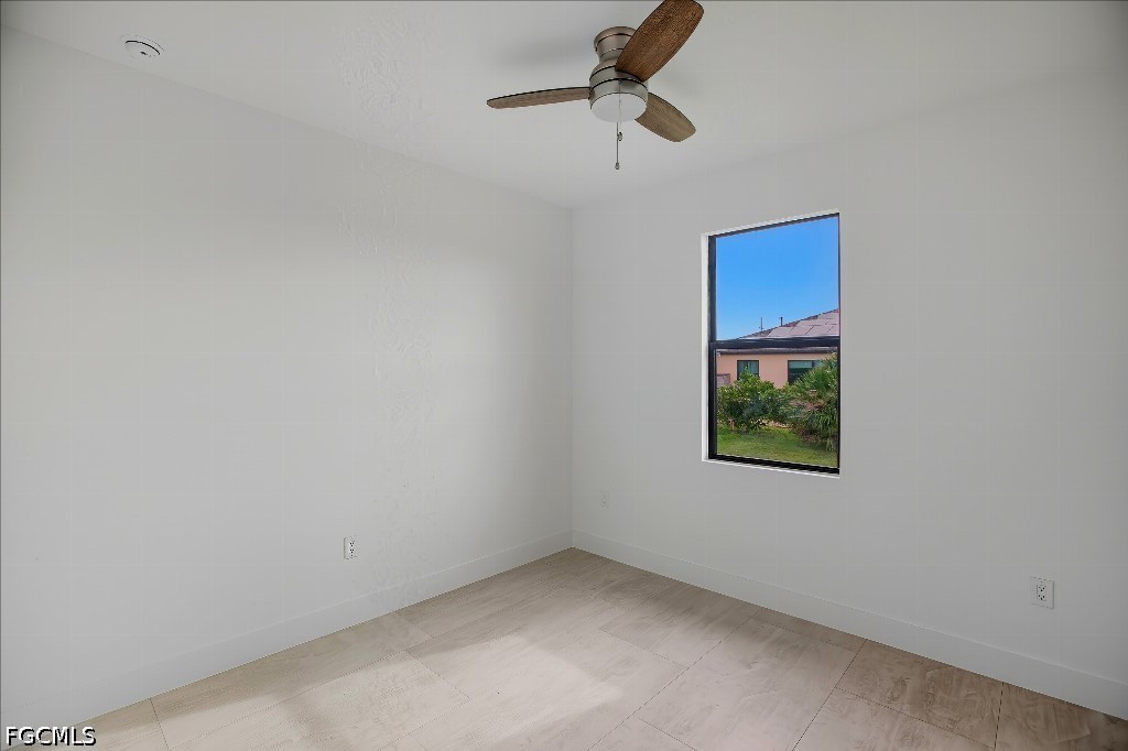 3 Bed SingleFamilyResidence for Sale in Cape Coral, photo 12