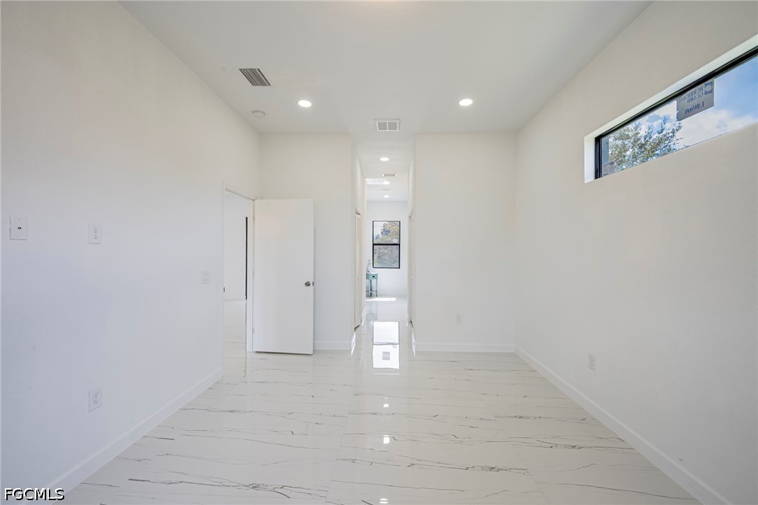 3 Bed SingleFamilyResidence for Sale in Lehigh Acres, photo 12