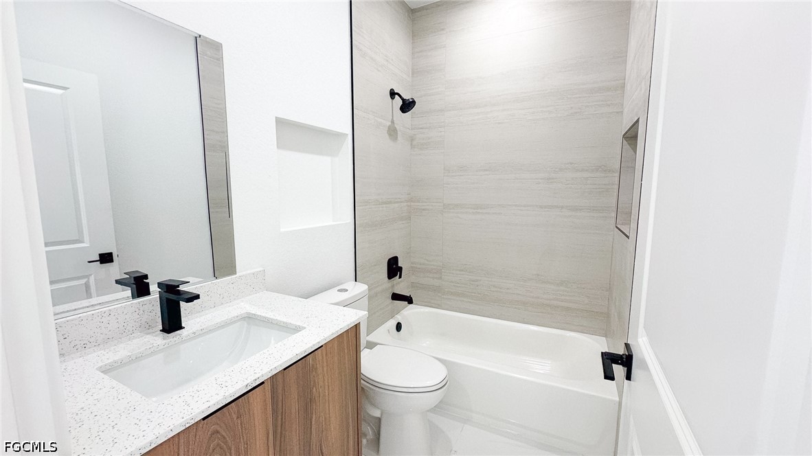 3 Bed SingleFamilyResidence for Sale in Lehigh Acres, photo 12