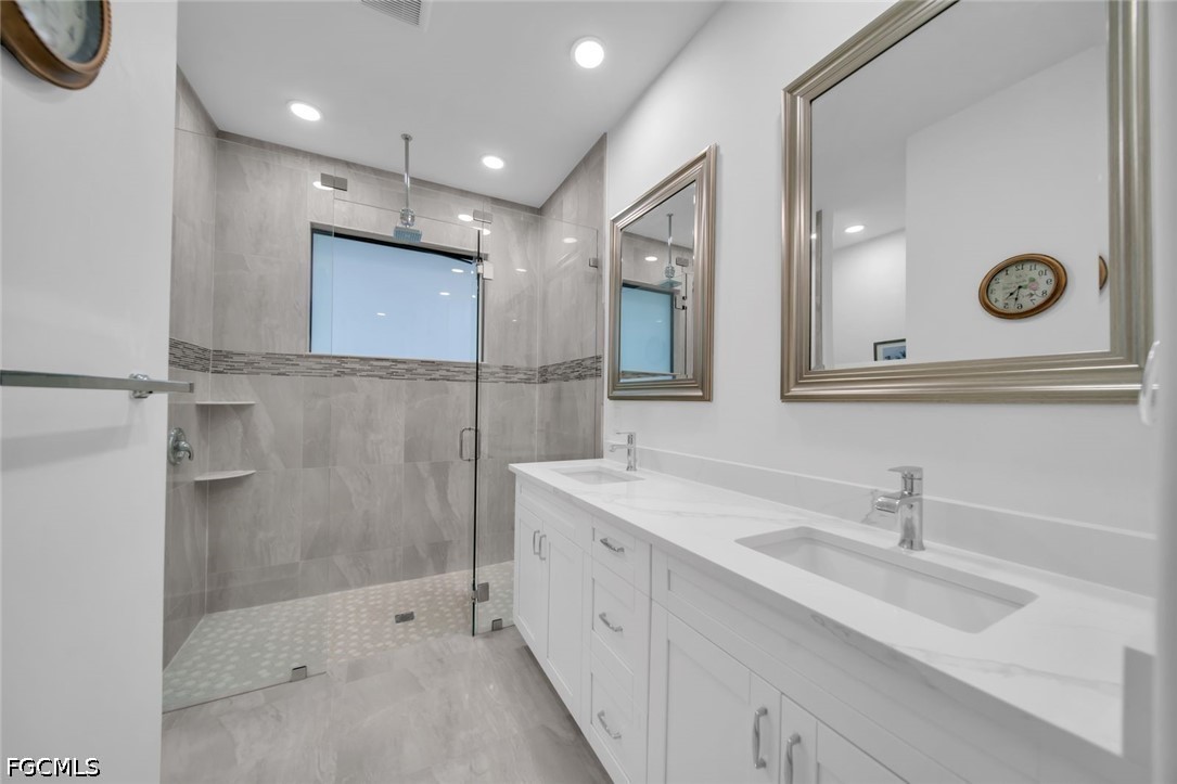 3 Bed SingleFamilyResidence for Sale in Lehigh Acres, photo 12