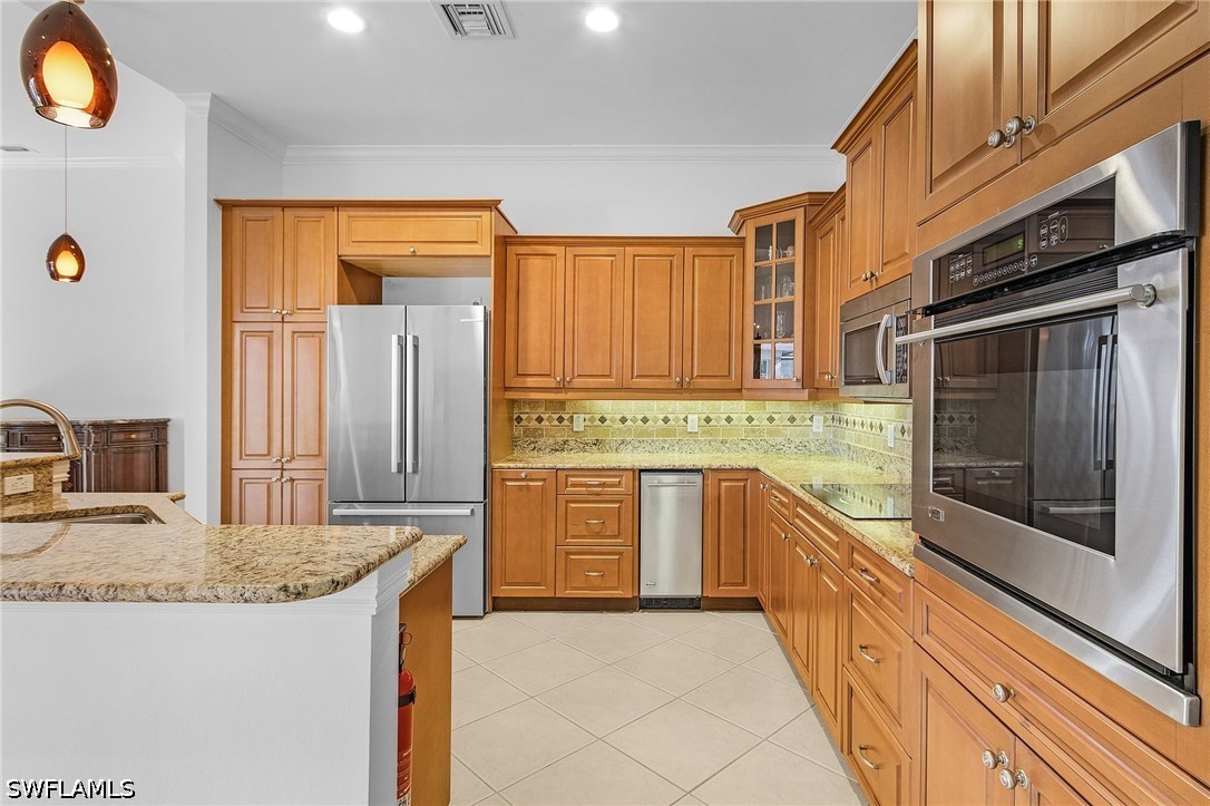 3 Bed Pool Home for Sale in Banyan Woods, photo 12
