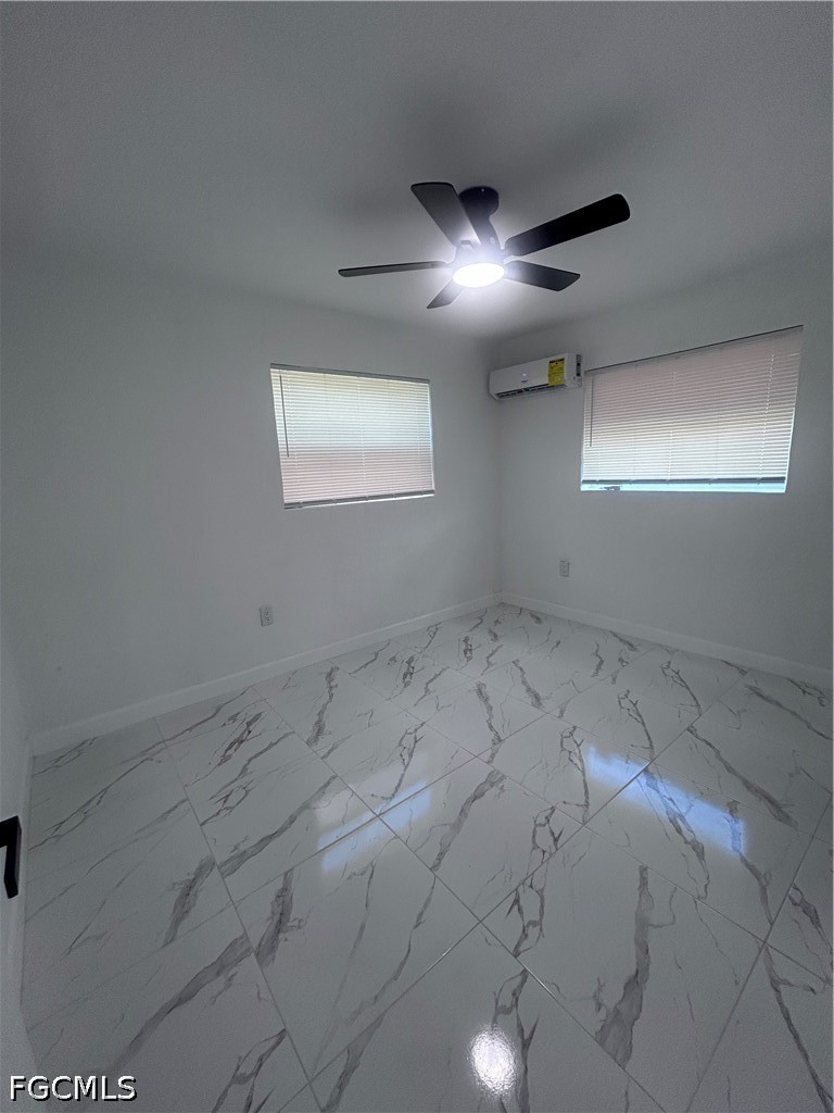 2 Bed SingleFamilyResidence for Sale in Fort Myers, photo 12