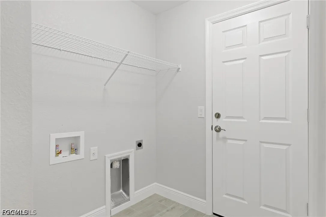 3 Bed SingleFamilyResidence for Sale in Cape Coral, photo 12