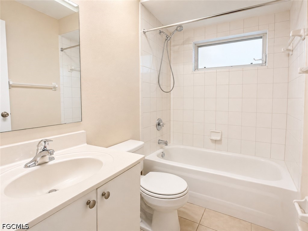 3 Bed Pool Home for Sale in Cape Coral, photo 12