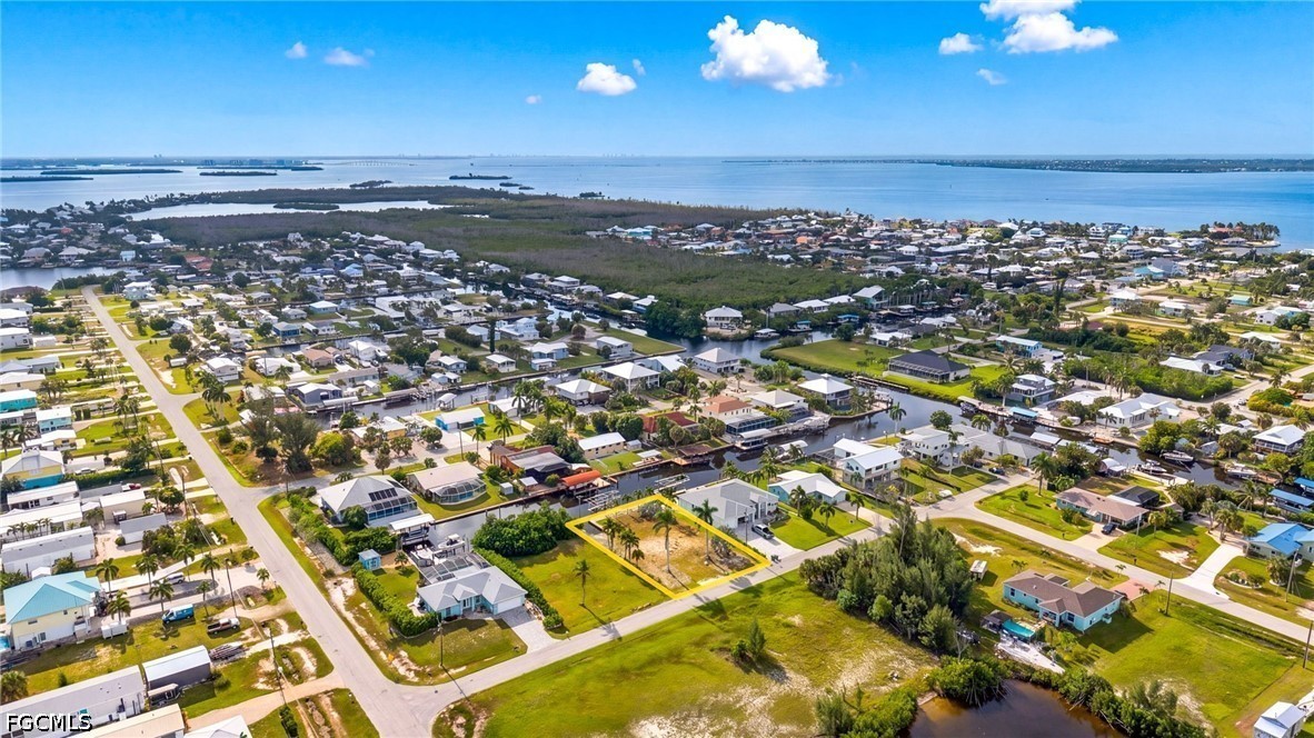 Waterfront Home for Sale in Gulfhaven, photo 12