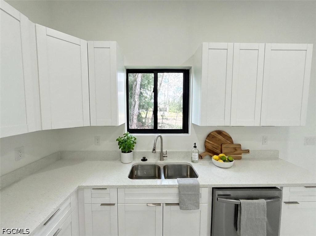 4 Bed SingleFamilyResidence for Sale in Cape Coral, photo 12