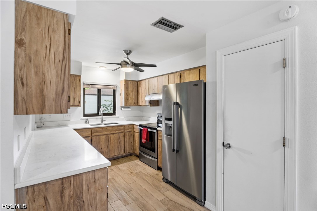 3 Bed SingleFamilyResidence for Sale in San Carlos Park, photo 12