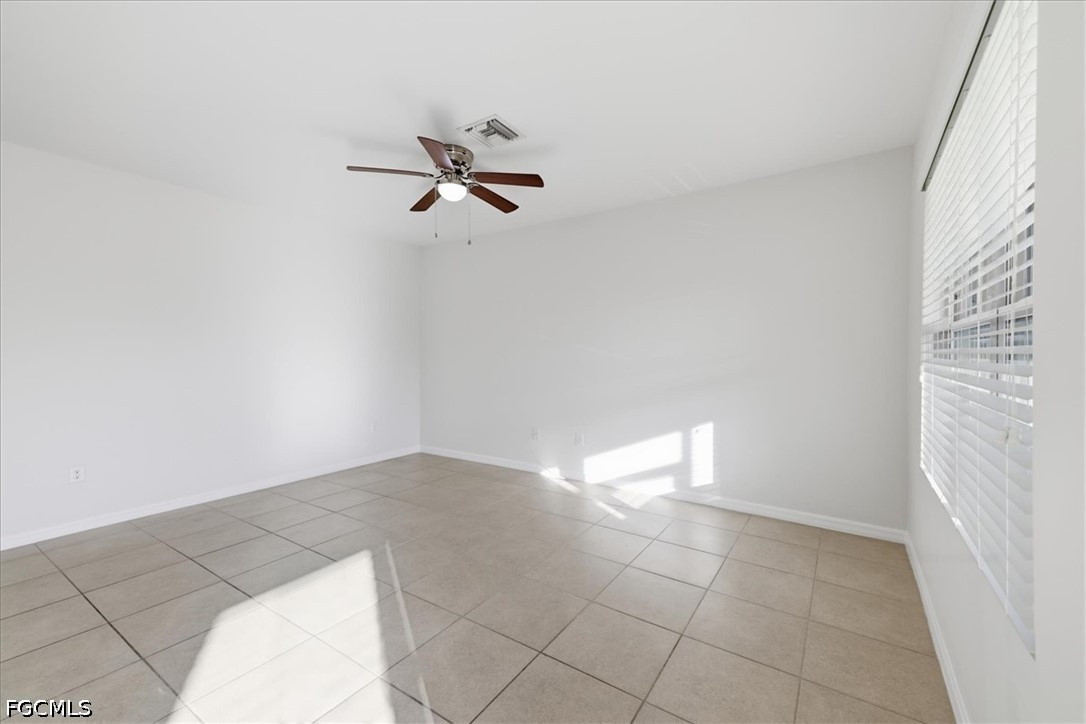 3 Bed SingleFamilyResidence for Sale in Cape Coral, photo 12