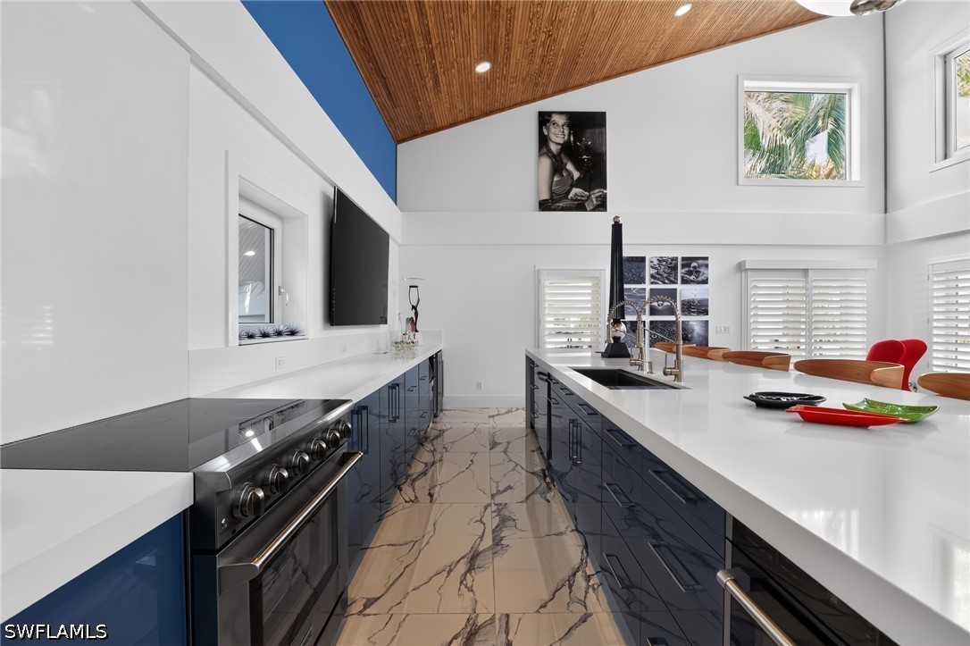 3 Bed SingleFamilyResidence for Sale in Rock Harbor, photo 12