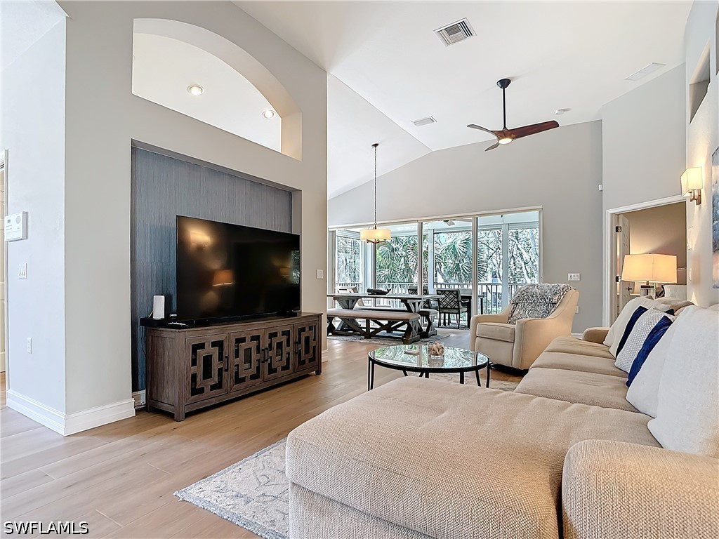 3 Bed Condominium for Sale in Turtle Point, photo 12