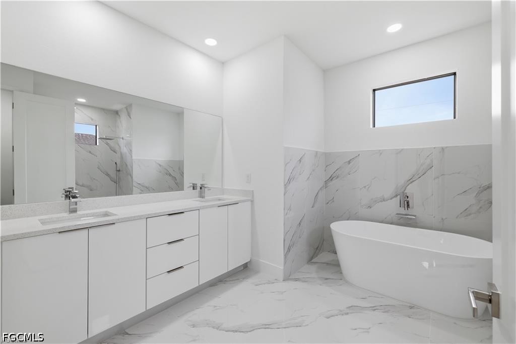 4 Bed SingleFamilyResidence for Sale in Lehigh Acres, photo 12