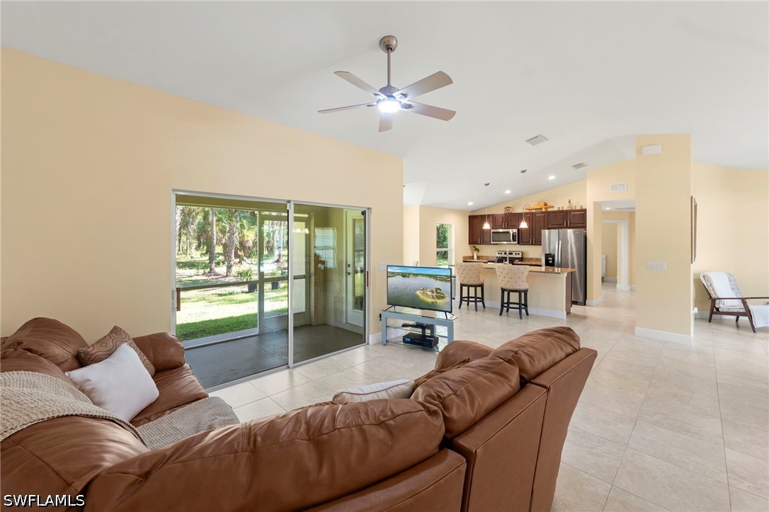 3 Bed SingleFamilyResidence for Sale in Naples, photo 12