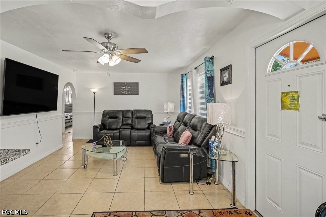 3 Bed SingleFamilyResidence for Sale in Fort Myers, photo 12