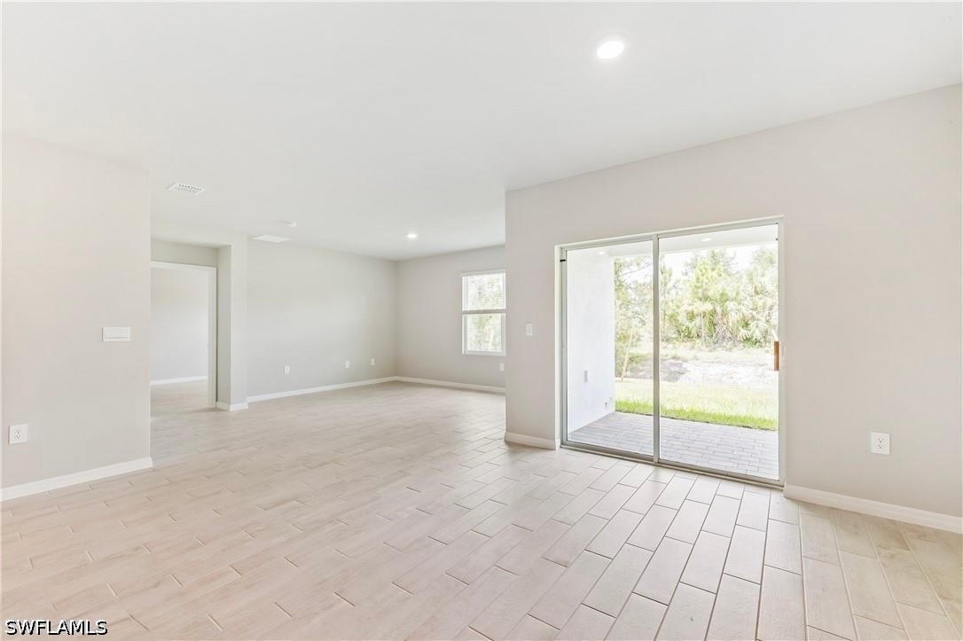 4 Bed SingleFamilyResidence for Sale in Lehigh Acres, photo 12