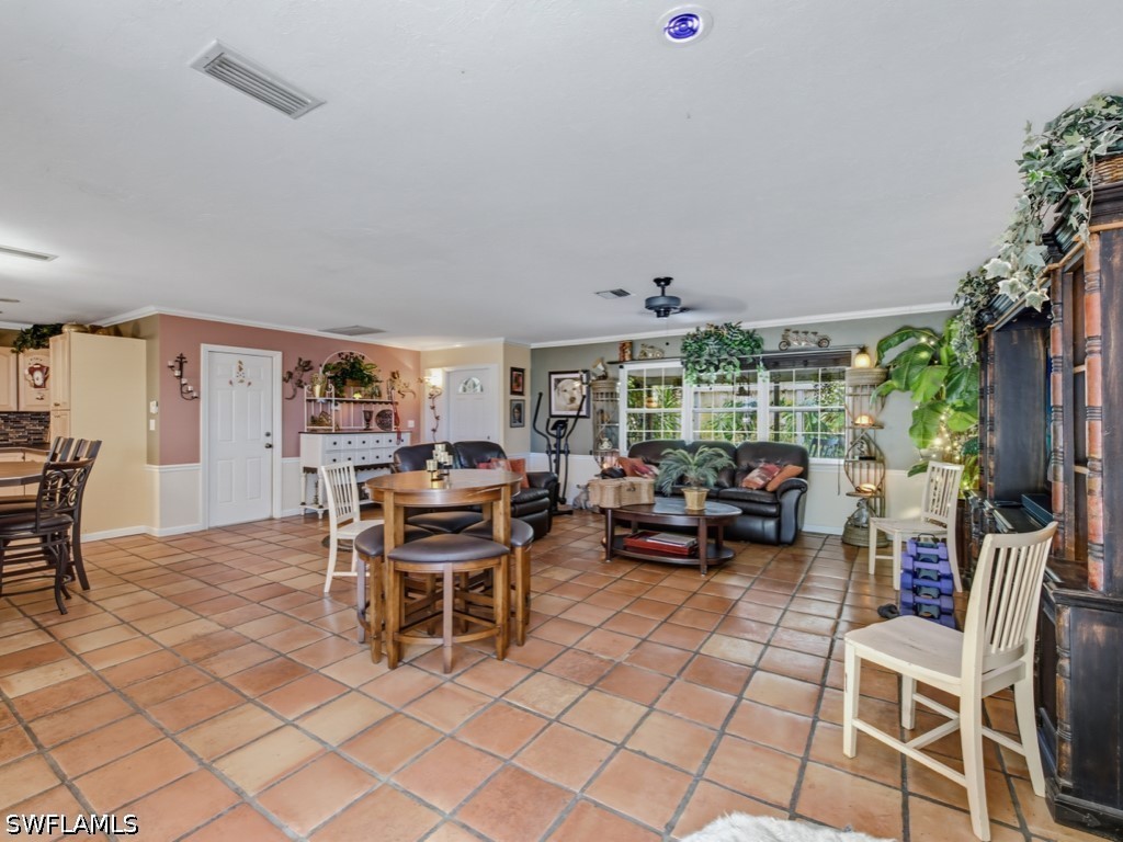 3 Bed SingleFamilyResidence for Sale in Naples, photo 12