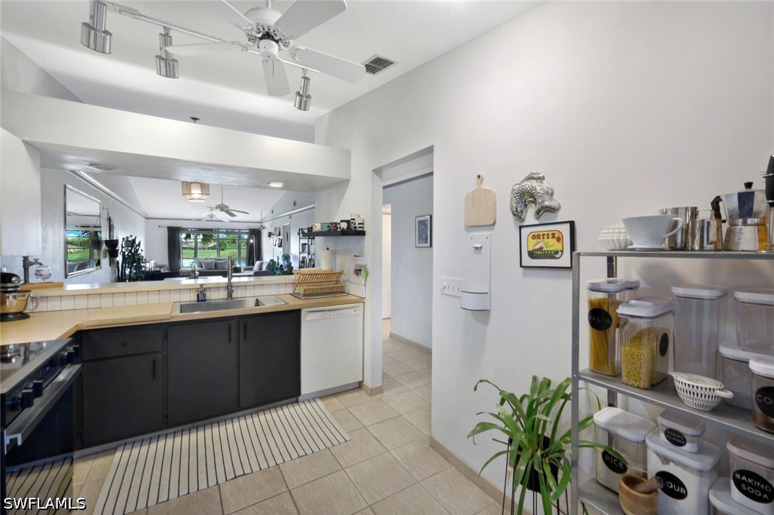2 Bed Condominium for Sale in Winterpark, photo 12