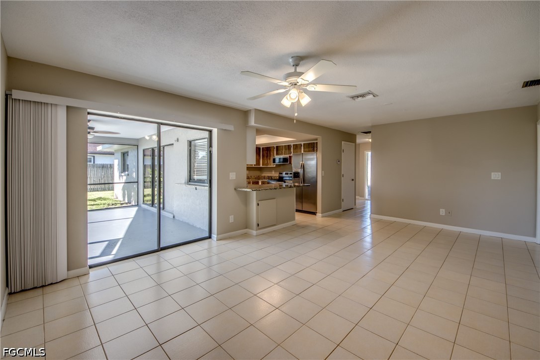 3 Bed SingleFamilyResidence for Sale in Cape Coral, photo 12