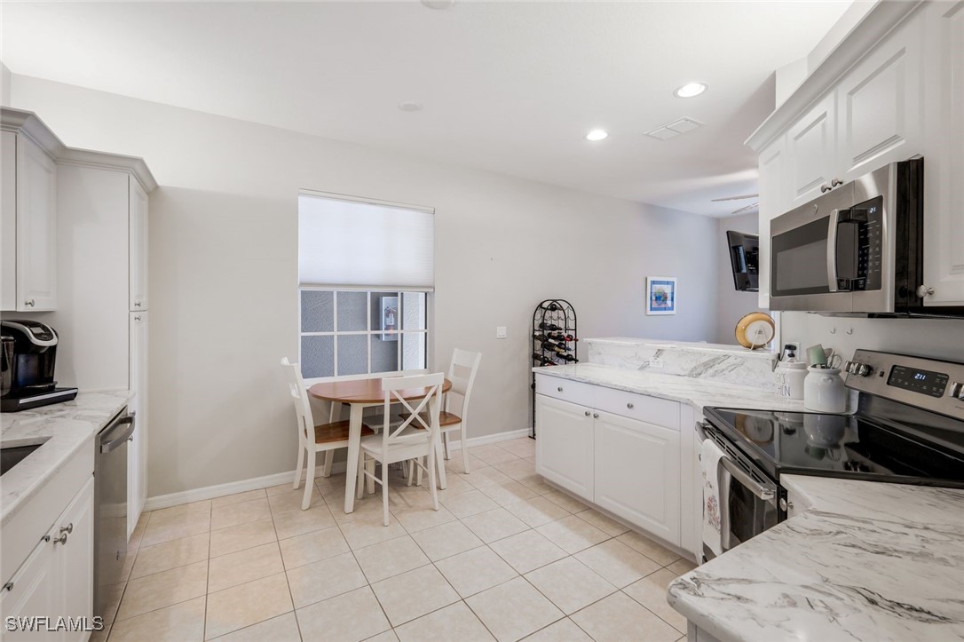 2 Bed Condominium for Sale in Sabal Palm, photo 13