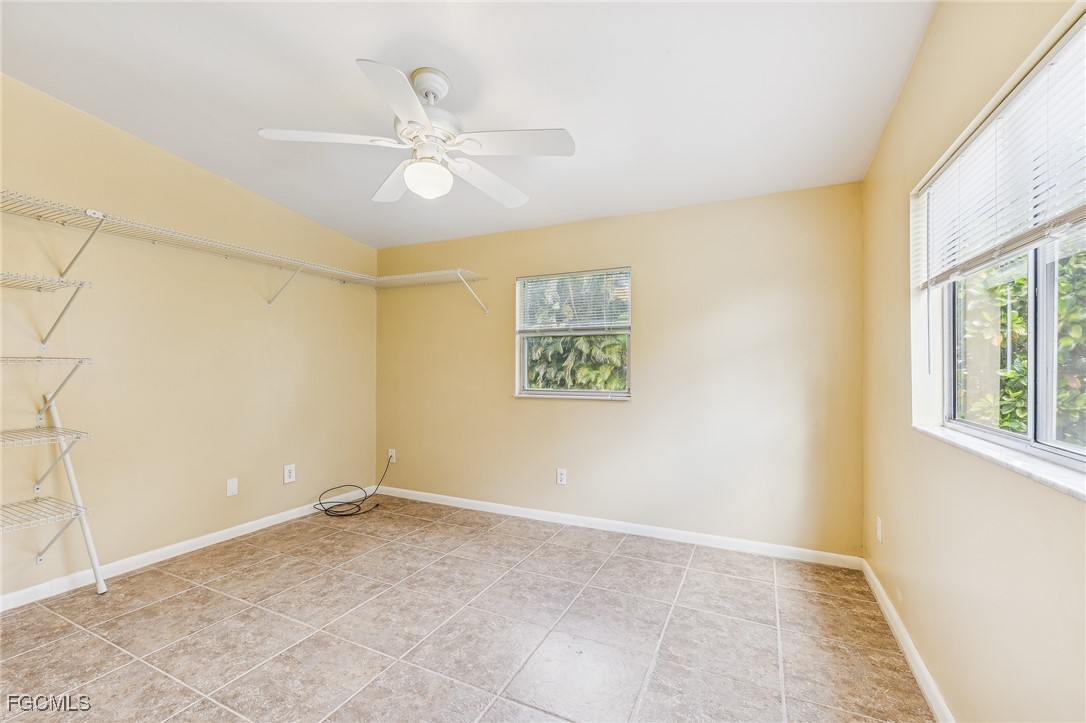2 Bed SingleFamilyResidence for Sale in Fort Myers, photo 13