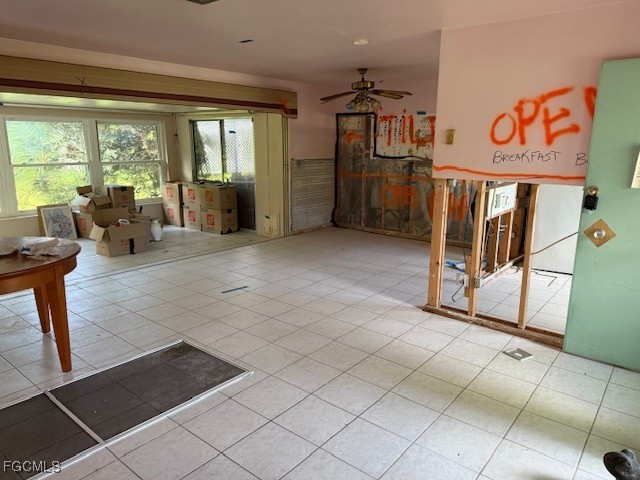 2 Bed SingleFamilyResidence for Sale in Cape Coral, photo 13