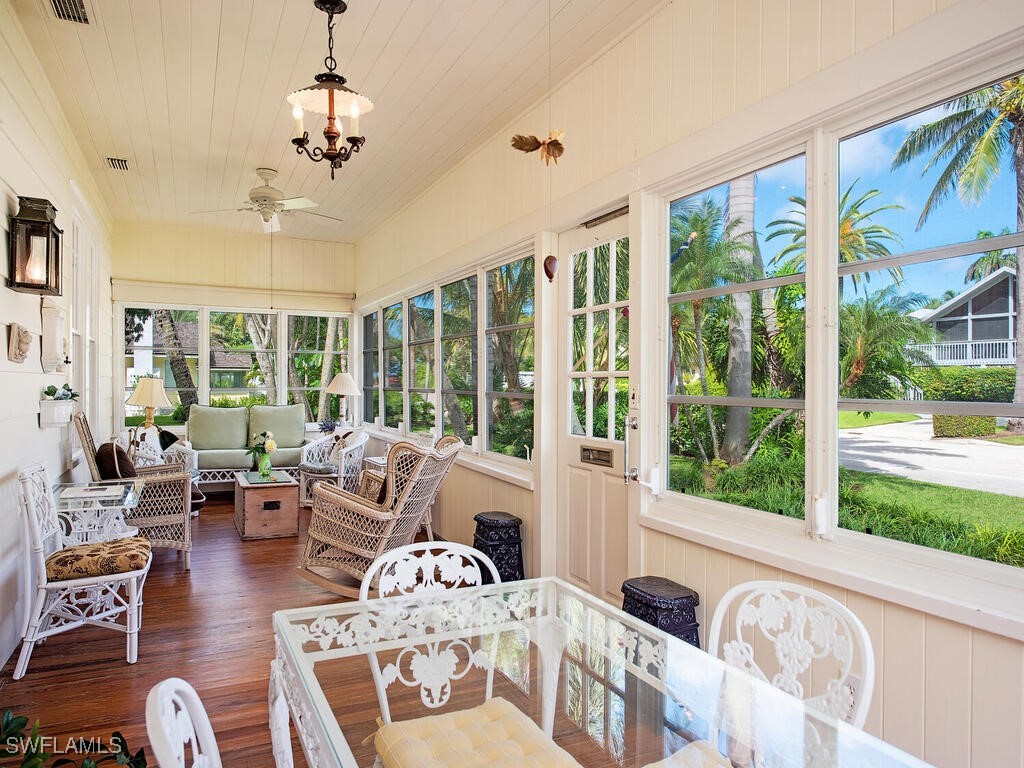 3 Bed SingleFamilyResidence for Sale in Olde Naples, photo 13