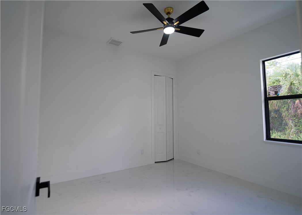 3 Bed SingleFamilyResidence for Sale in Lehigh Acres, photo 13