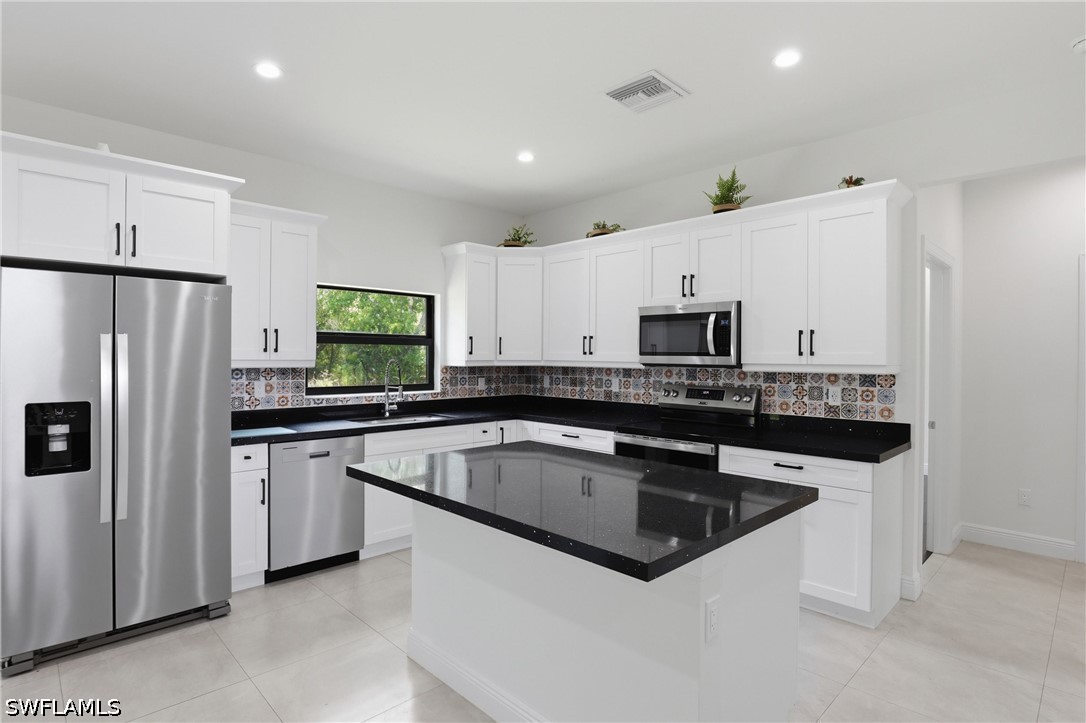 3 Bed SingleFamilyResidence for Sale in Naples, photo 13