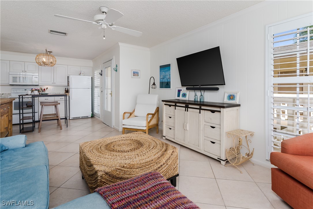 2 Bed Waterfront Home for Sale in Marco Island, photo 13