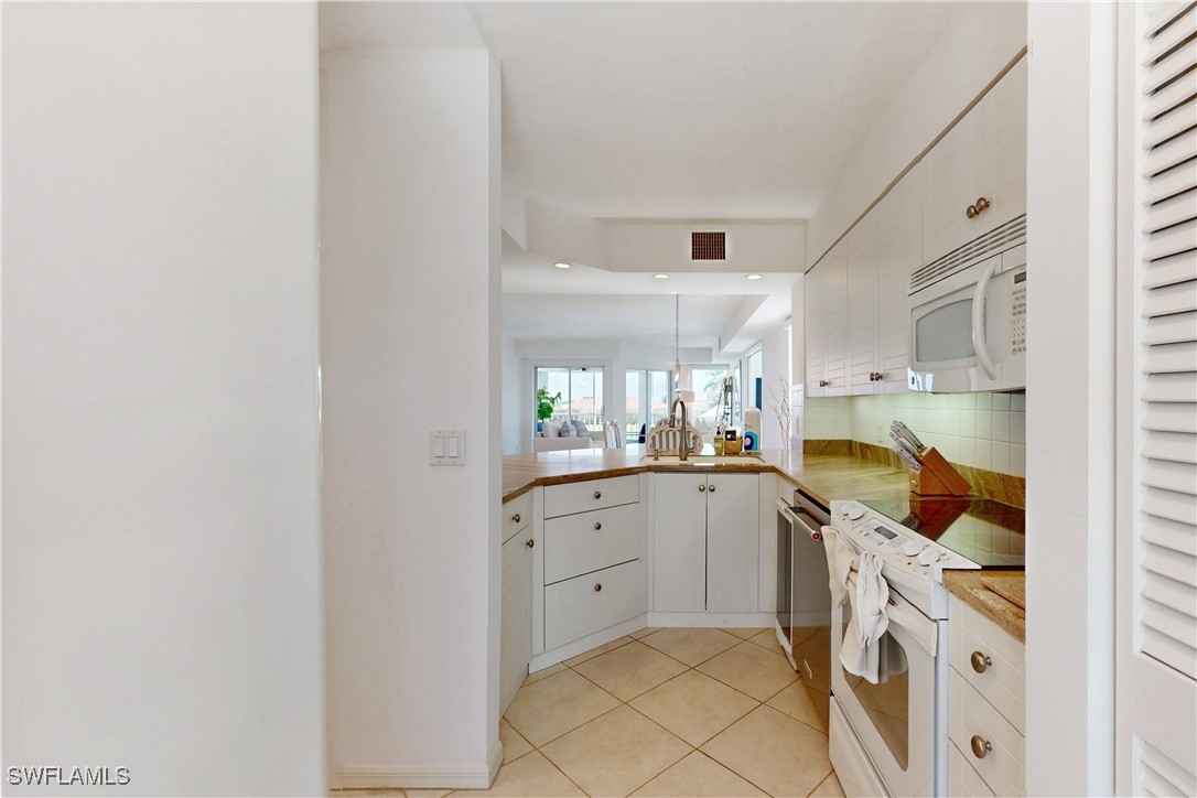2 Bed Waterfront Home for Sale in Marco Island, photo 13