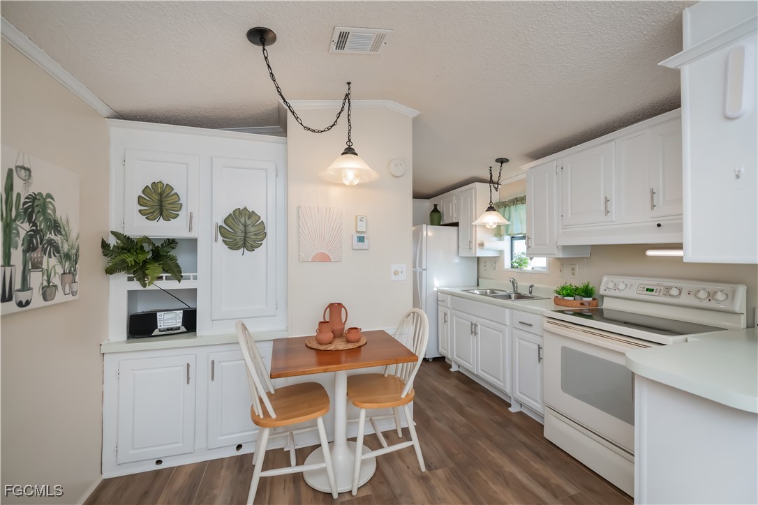 1 Bed ManufacturedHome for Sale in North Fort Myers, photo 13
