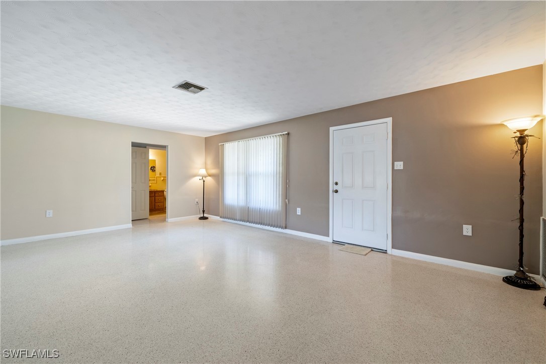 2 Bed Waterfront Home for Sale in Punta Gorda, photo 13