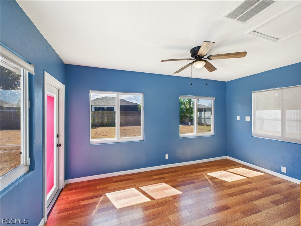 3 Bed SingleFamilyResidence for Sale in Cape Coral, photo 13