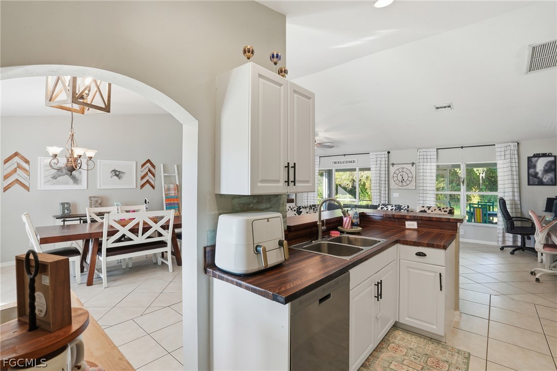 3 Bed SingleFamilyResidence for Sale in Port Labelle, photo 13