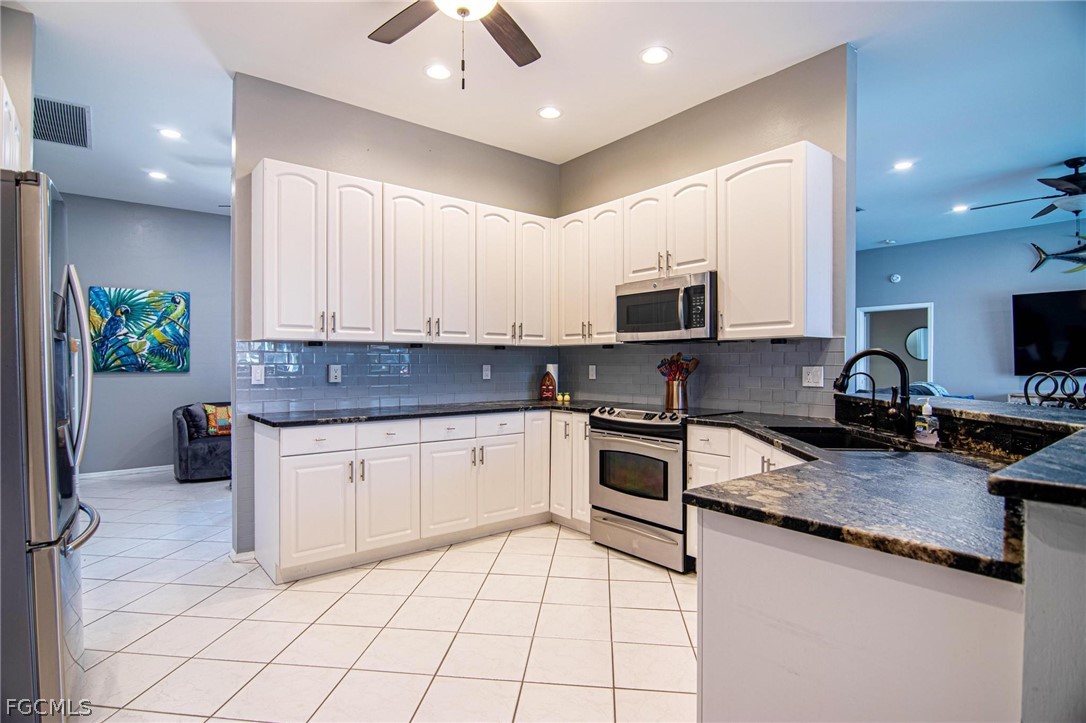 3 Bed Pool Home for Sale in Cape Coral, photo 13