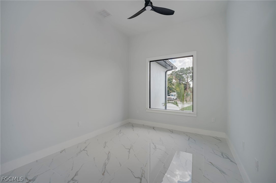 3 Bed SingleFamilyResidence for Sale in Lehigh Acres, photo 13