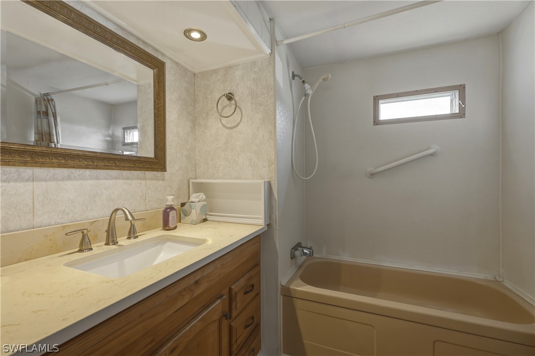 2 Bed ManufacturedHome for Sale in Estero, photo 13