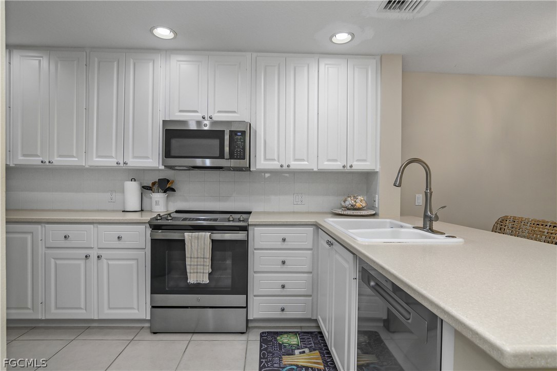 3 Bed Waterfront Home for Sale in San Remo, photo 13