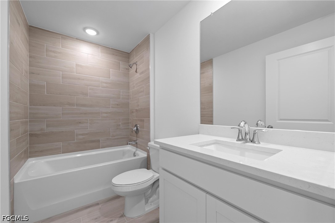 3 Bed SingleFamilyResidence for Sale in Cape Coral, photo 13
