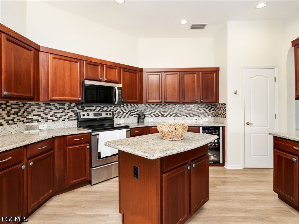 3 Bed Pool Home for Sale in Cape Coral, photo 13