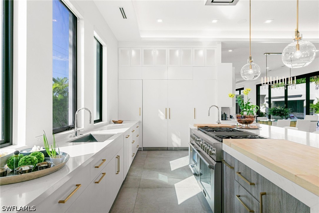 5 Bed Pool Home for Sale in Marco Island, photo 13