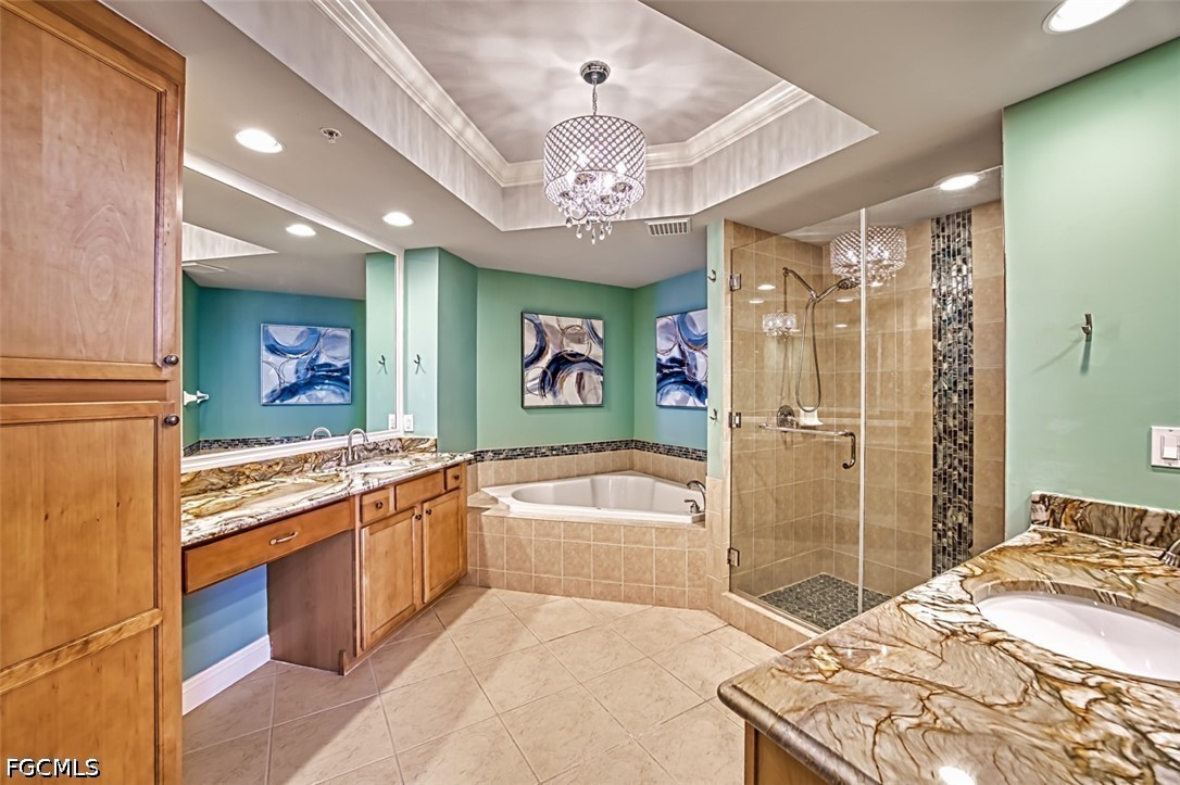 2 Bed Waterfront Home for Sale in Fort Myers, photo 13
