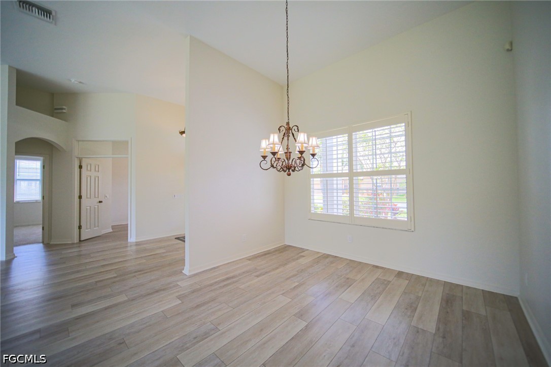 4 Bed SingleFamilyResidence for Sale in Danforth Lakes, photo 13