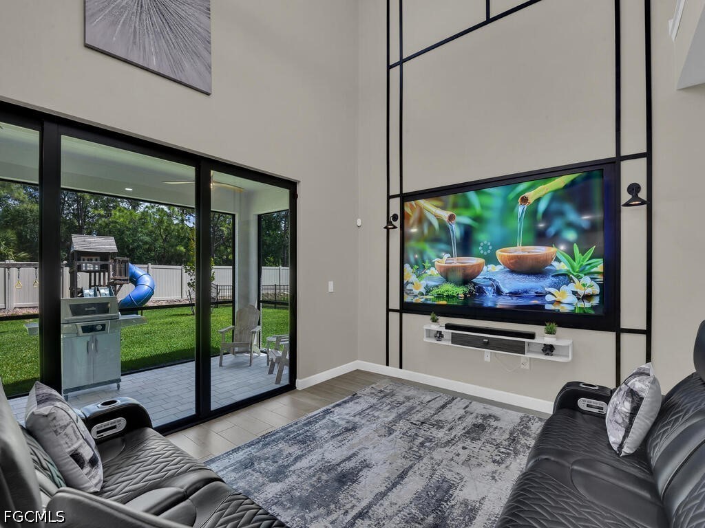 5 Bed SingleFamilyResidence for Sale in Timber Creek, photo 13